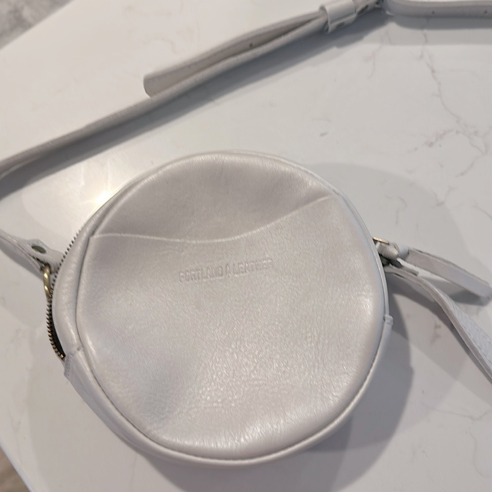 Portland Leather Round creamy white Leather Crossbody bag, great condition